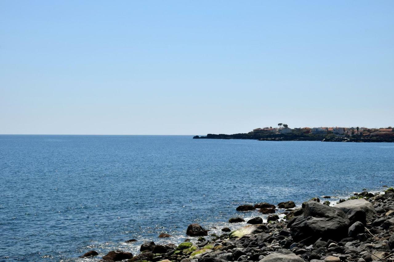 Riviera Degli Eucalipti - Cottage In Riva Al Mare Acireale Dış mekan fotoğraf