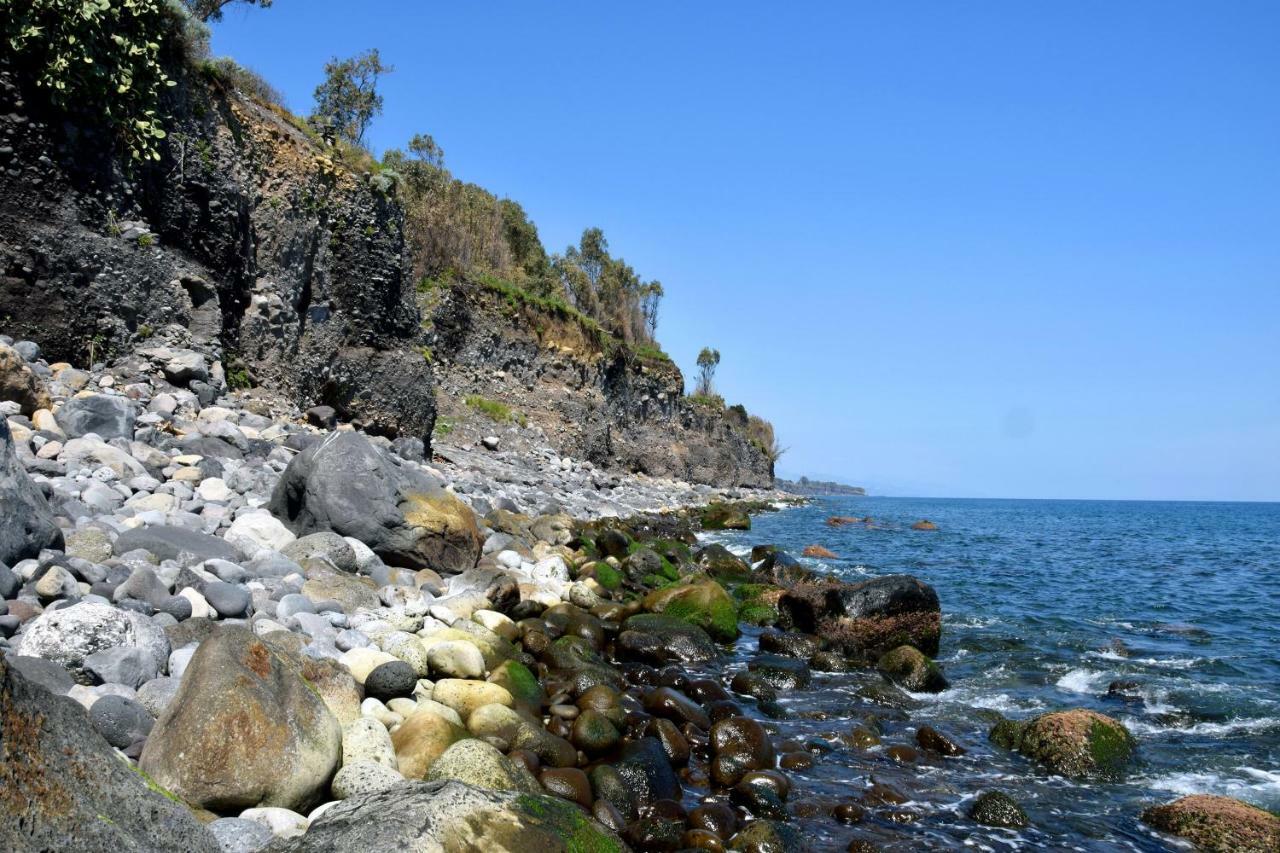 Riviera Degli Eucalipti - Cottage In Riva Al Mare Acireale Dış mekan fotoğraf