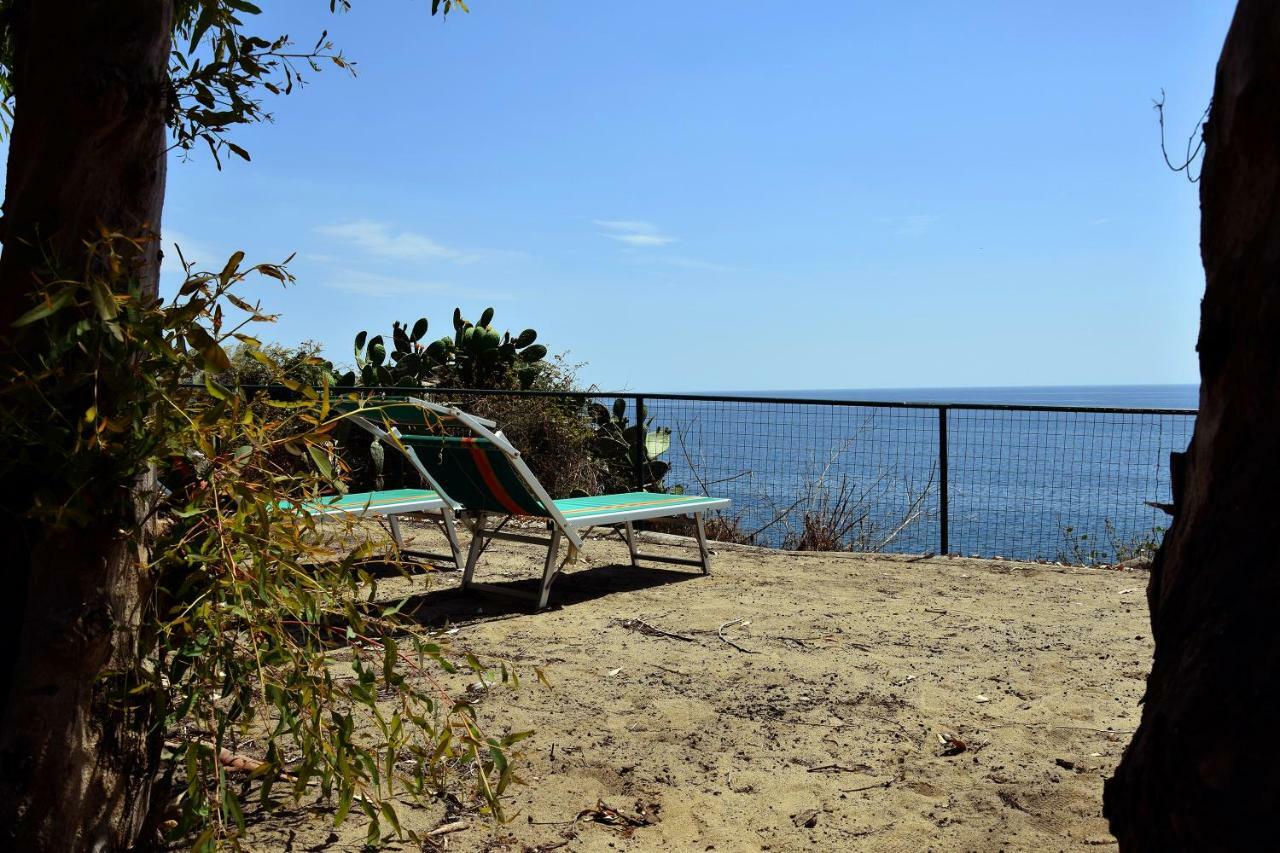 Riviera Degli Eucalipti - Cottage In Riva Al Mare Acireale Dış mekan fotoğraf